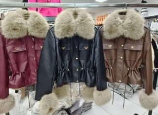 UNIKATOWA KURTKA EKO Z FUTERKIEM LIMITED COLLECTION