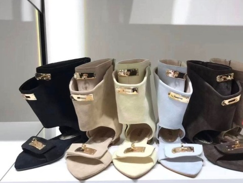 MUST HAVE BUTY PREMIUM LIMITED COLLECTION