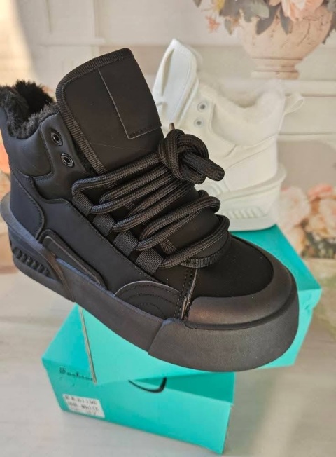 NEW <3 SNEAKERSY OCIEPLANE <3 LIMITED COLLECTION