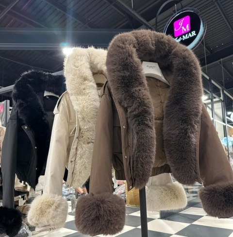 NEW UNIKATOWA KURTKA Z FUTERKIEM