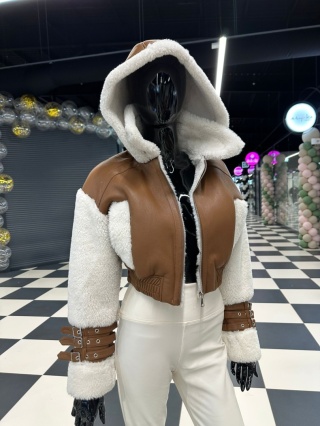 UNIKATOWA KURTKA KOŻUSZEK OBSZERNE FUTERKO