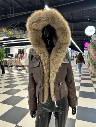 UNIKATOWA KURTKA Z KAPTUREM OBSZERNE FUTERKO