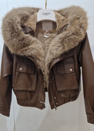 UNIKATOWA KURTKA Z KAPTUREM OBSZERNE FUTERKO