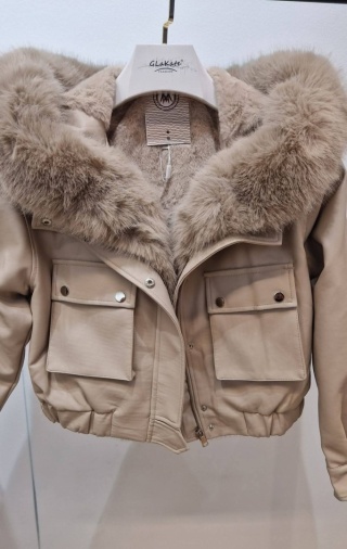UNIKATOWA KURTKA Z KAPTUREM OBSZERNE FUTERKO