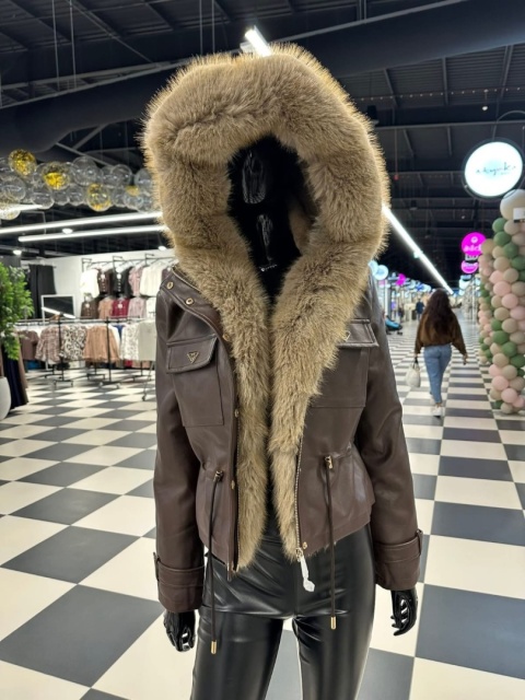 UNIKATOWA KURTKA Z KAPTUREM OBSZERNE FUTERKO