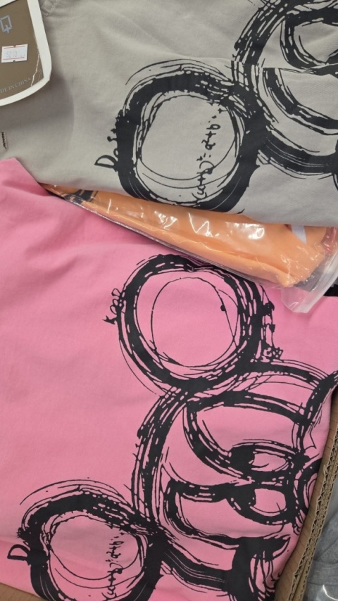 Unikatowy T-shirt miki