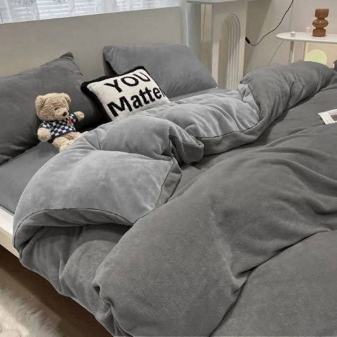 Welurowa posciel 4 czesciowa LUXURY